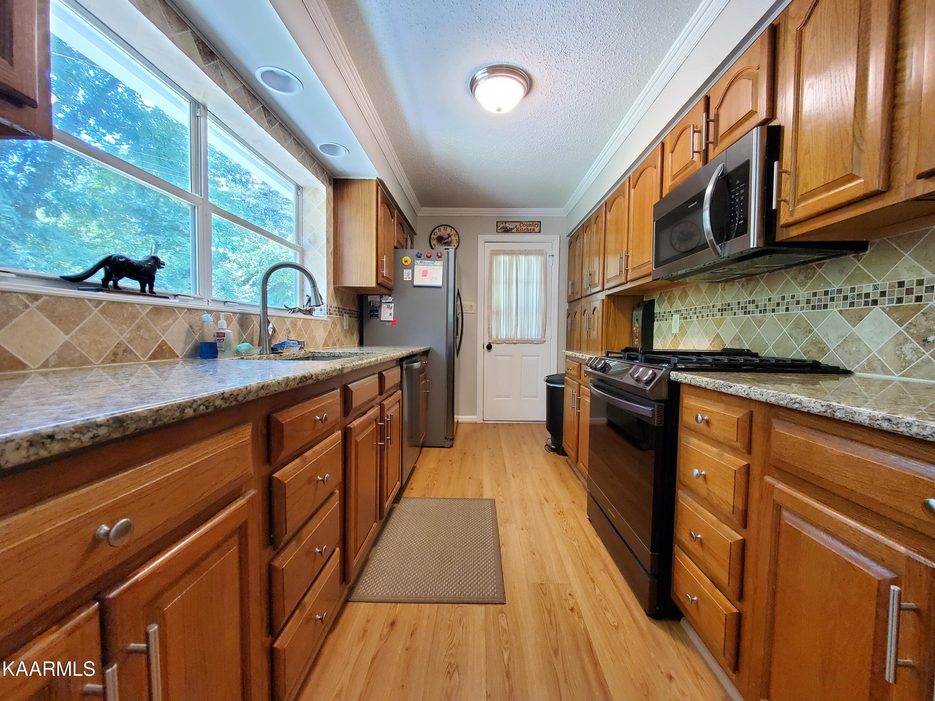 161 Outer Drive Oak Ridge, TN 37830 - Photo 3 of 31 20220604_141007