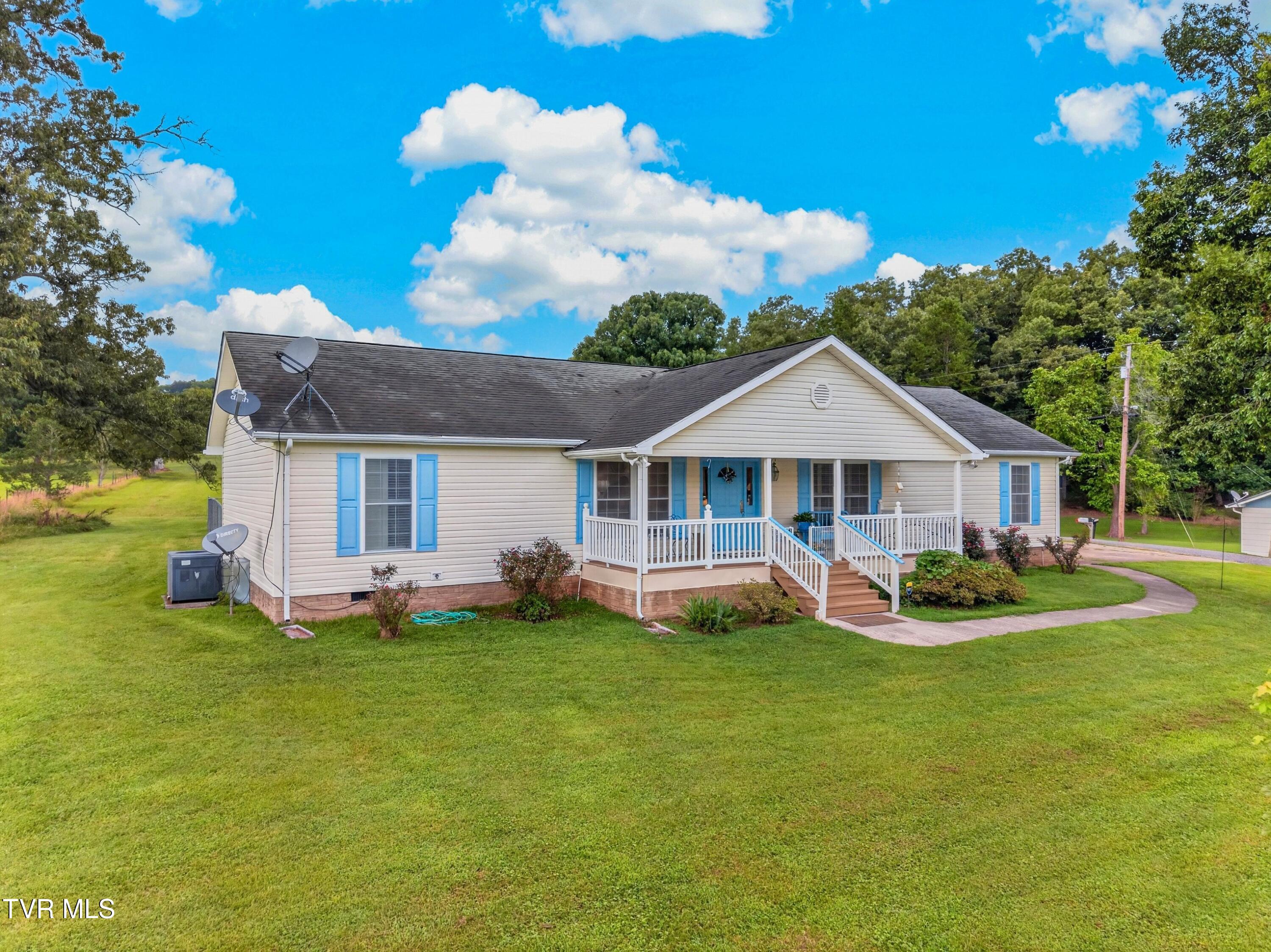 1601 Northern Ridge Road Bybee, TN 37713 - Photo 4 of 28 021-1601NorthernRidgeRoad-Bybee-TN-37713