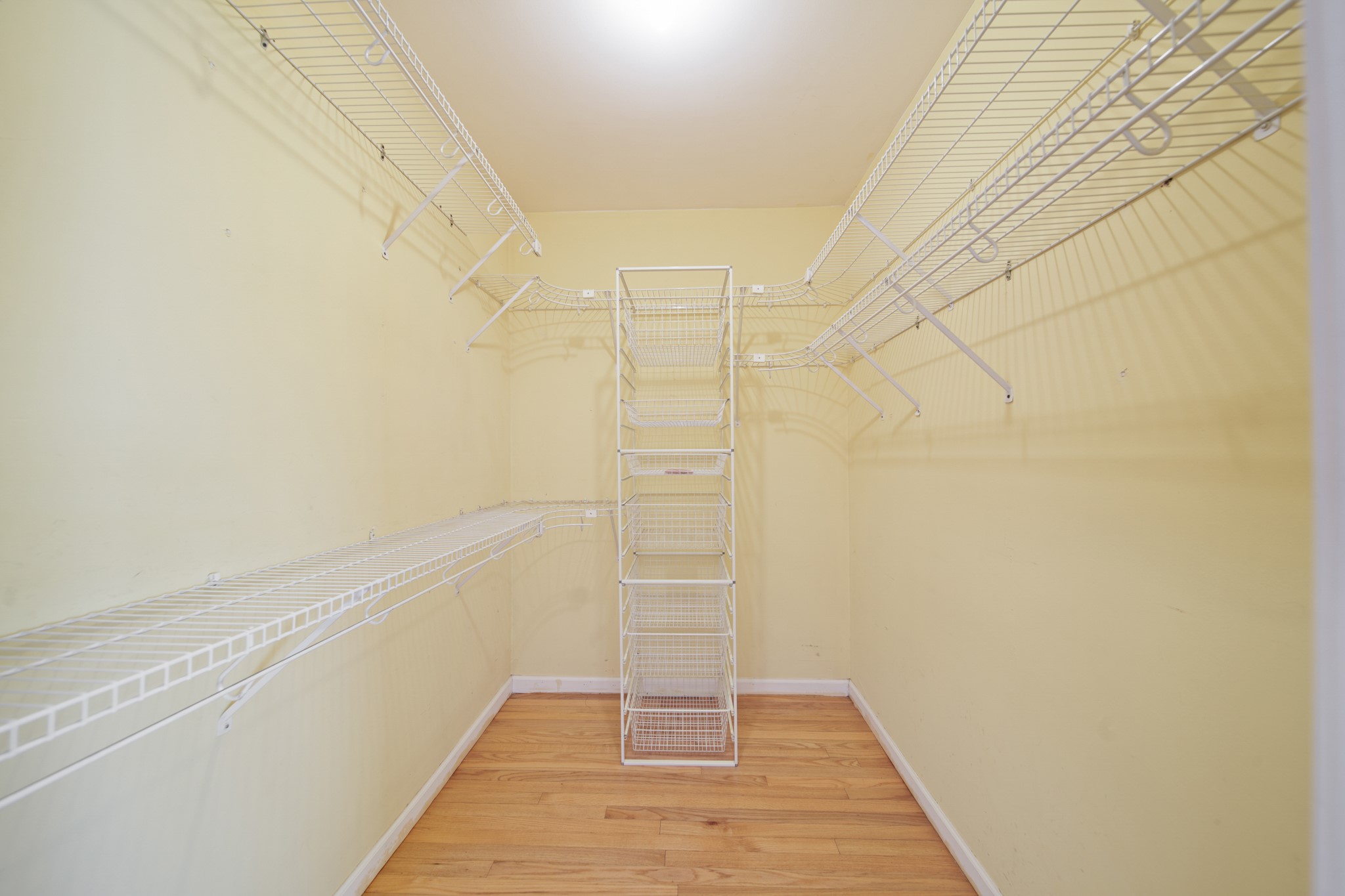 1811 Mulcahy Street Rosenberg, TX 77471 - Photo 15 of 25 a bathroom with a shower