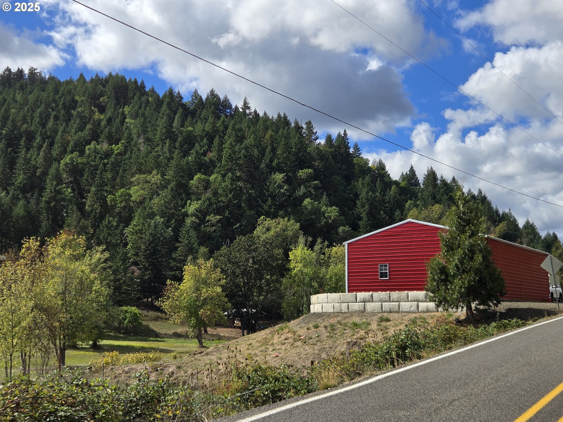 740 Ireland Road Winston, OR 97496 - Photo 8 of 18