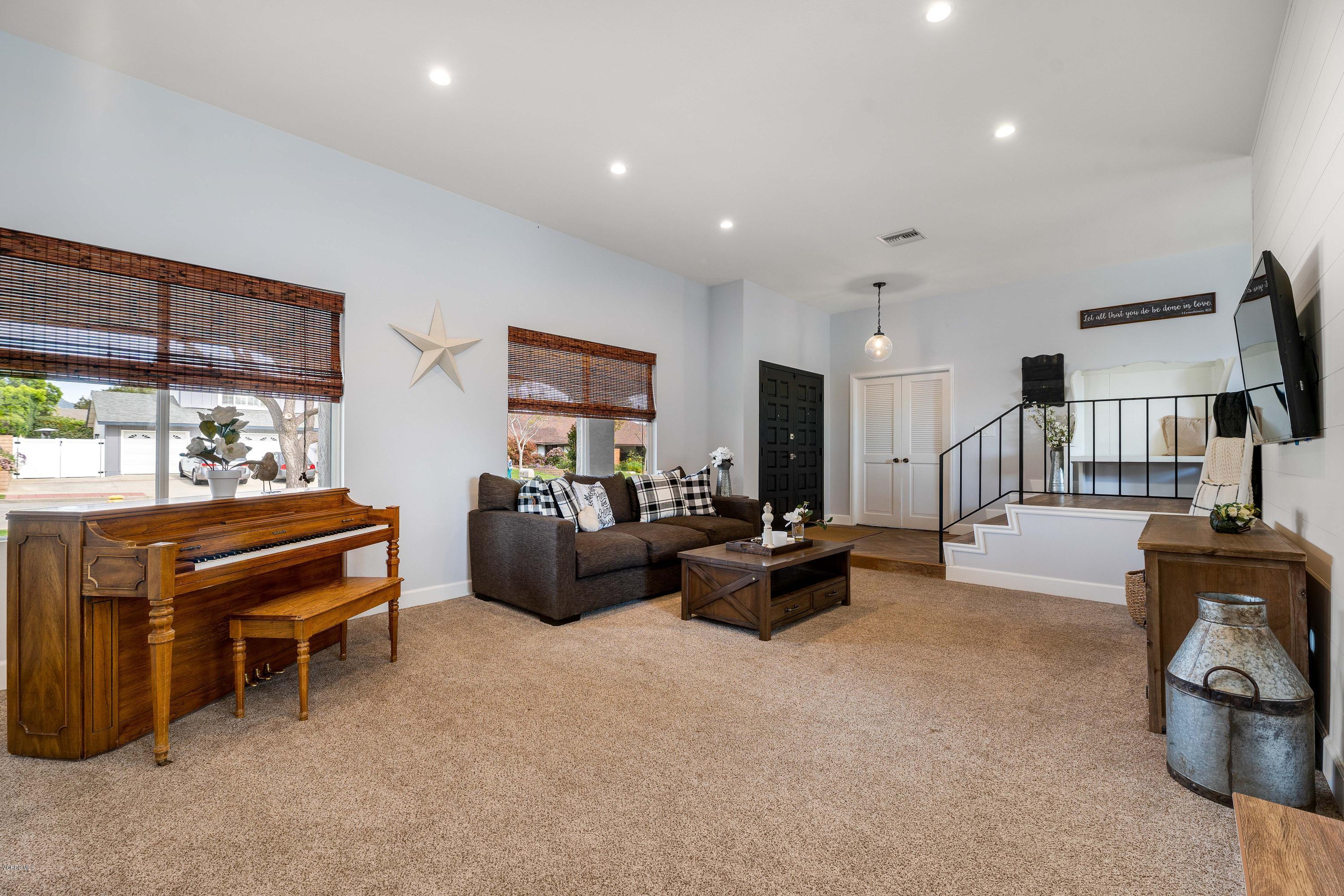 3085 Springfield Street Simi Valley, CA 93063 - Photo 10 of 25 Springfield (25 of 42)
