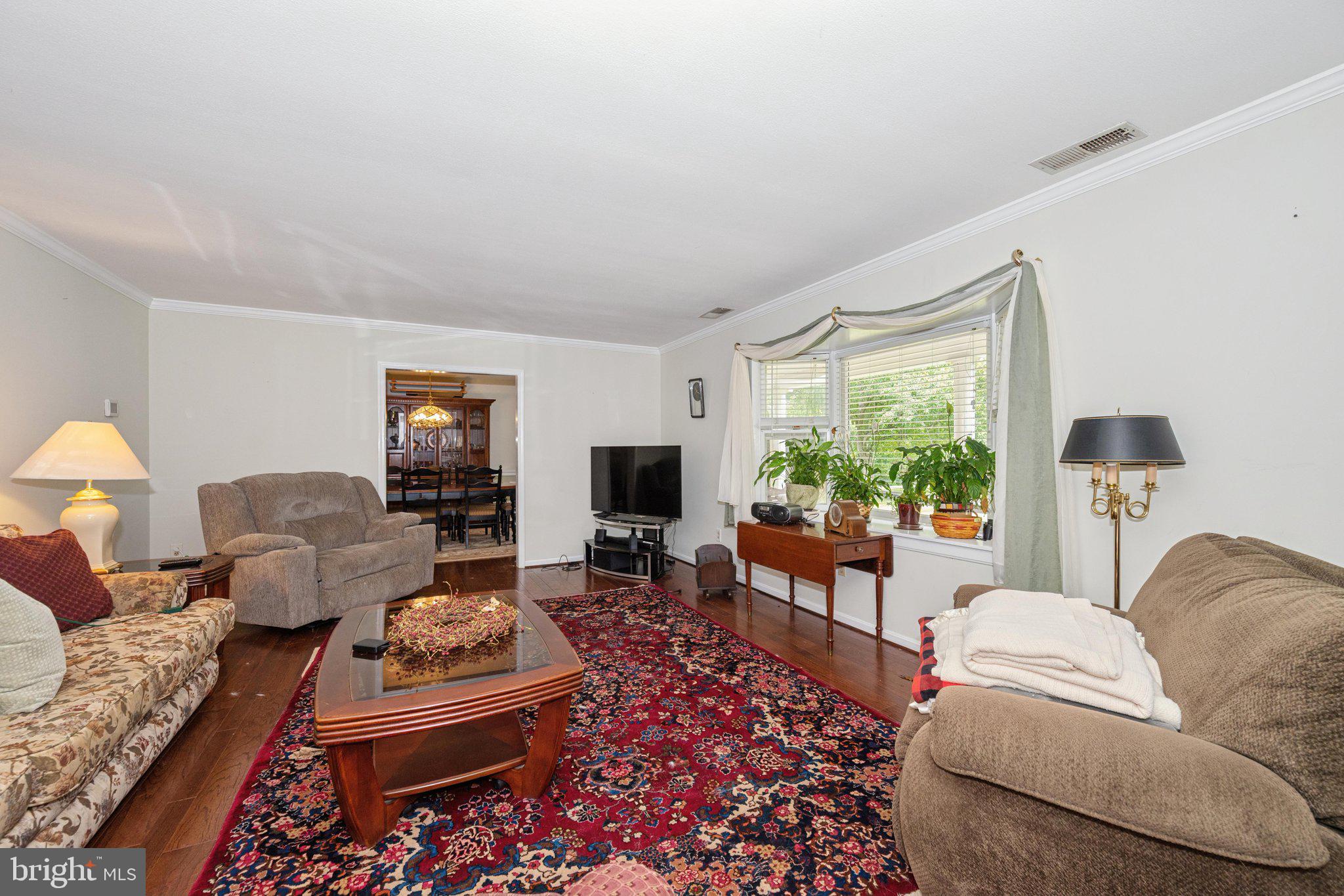 8953 Gue Road Damascus, MD 20872 - Photo 12 of 54 Living Room