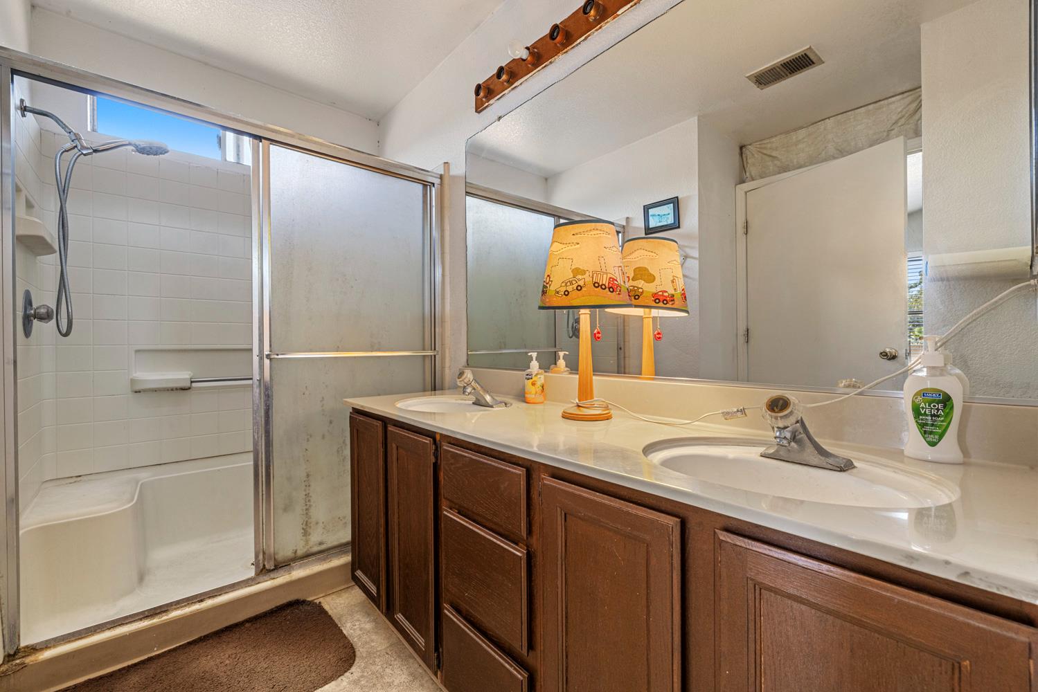 916 Fall River Drive Modesto, CA 95351 - Photo 22 of 33