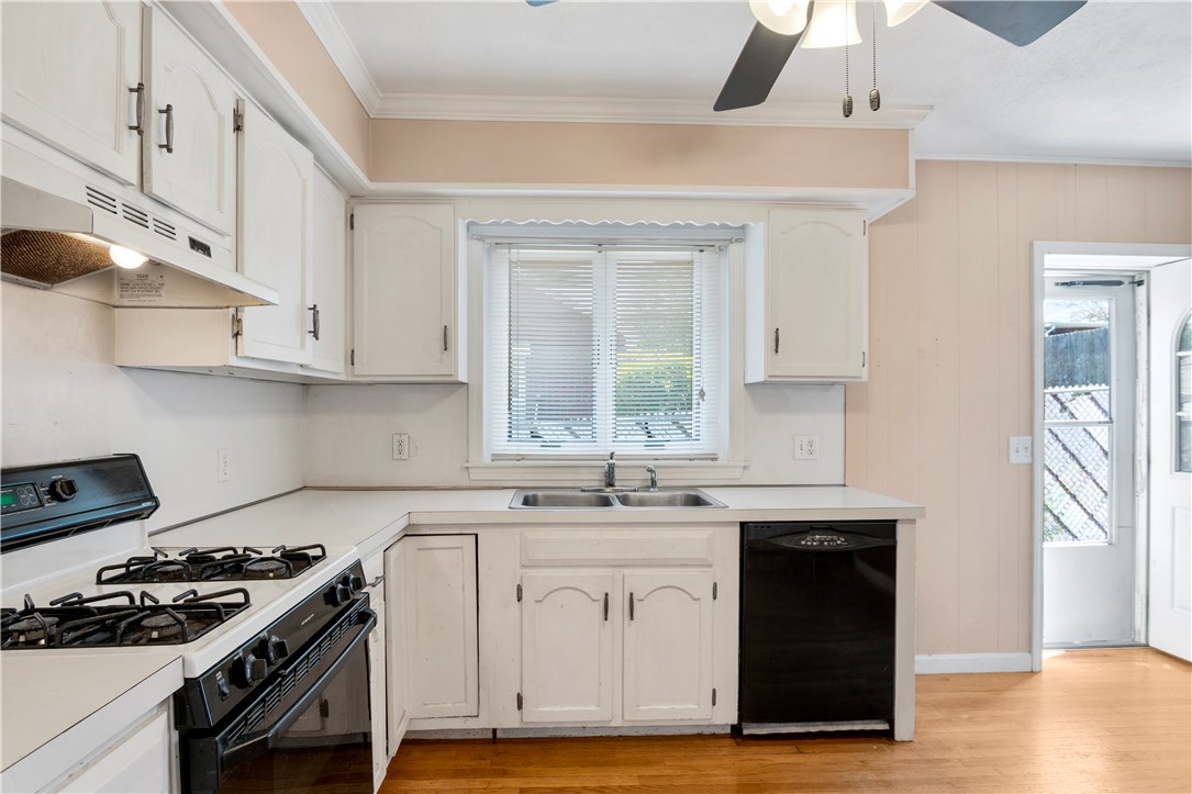 11 Winfield Road Johnston, RI 02919 - Photo 5 of 22 Gallery Image 5