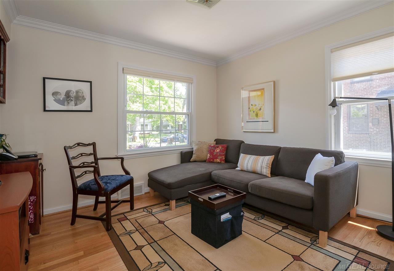 1133 Roslyn Road Grosse Pointe Woods, MI 48236 - Photo 17 of 39