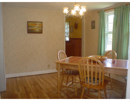 51 Essex Road Sharon, MA 02067 - Photo 7 of 18 Gallery Image 7