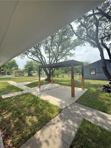 $1,750 | 610 North Eugenia Street, Orange Grove, TX 78372