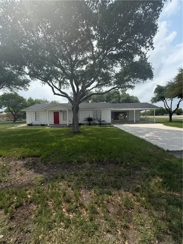 $1,750 | 610 North Eugenia Street, Orange Grove, TX 78372