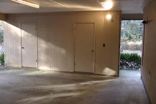 3845 Poverty Creek Road Crestview, FL 32539 - Photo 8 of 32 a view of a garage