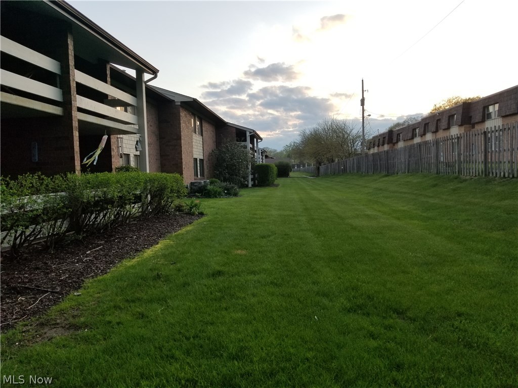 1265 Lost Nation Road, Unit 20 Willoughby, OH 44094 - Photo 4 of 17