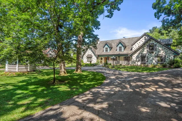 $3,099,000 | W335N5511 Island View Lane, Merton, WI 53058