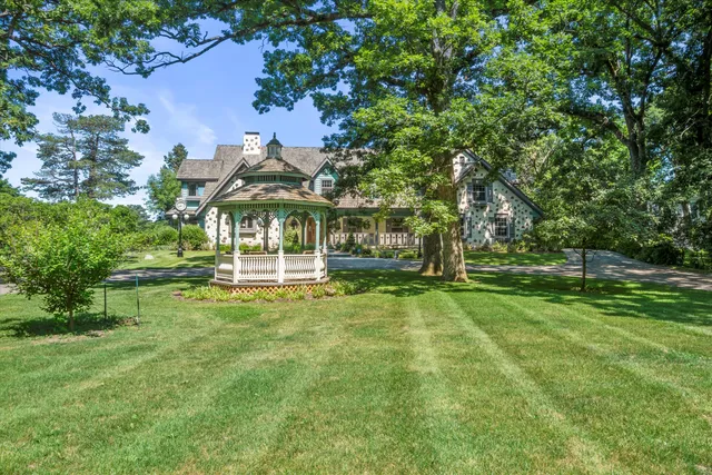 $3,099,000 | W335N5511 Island View Lane, Merton, WI 53058