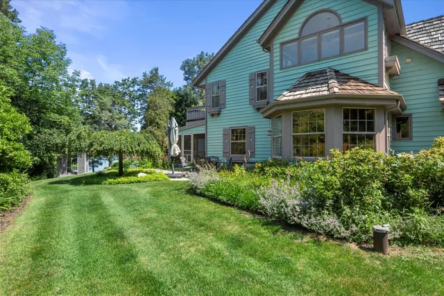 $3,099,000 | W335N5511 Island View Lane, Merton, WI 53058