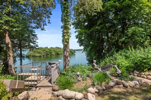 $3,099,000 | W335N5511 Island View Lane, Merton, WI 53058