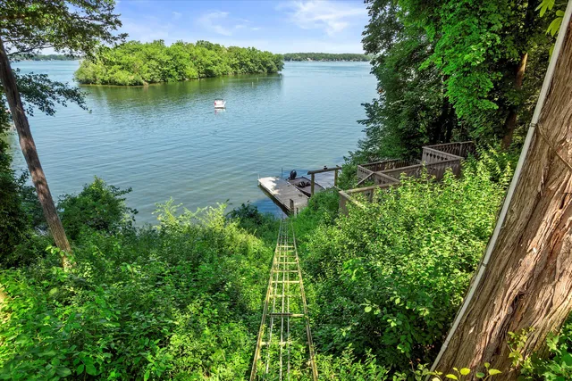 $3,099,000 | W335N5511 Island View Lane, Merton, WI 53058