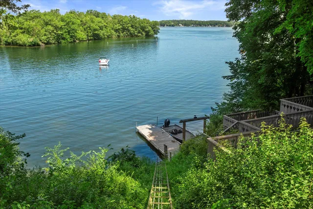 $3,099,000 | W335N5511 Island View Lane, Merton, WI 53058