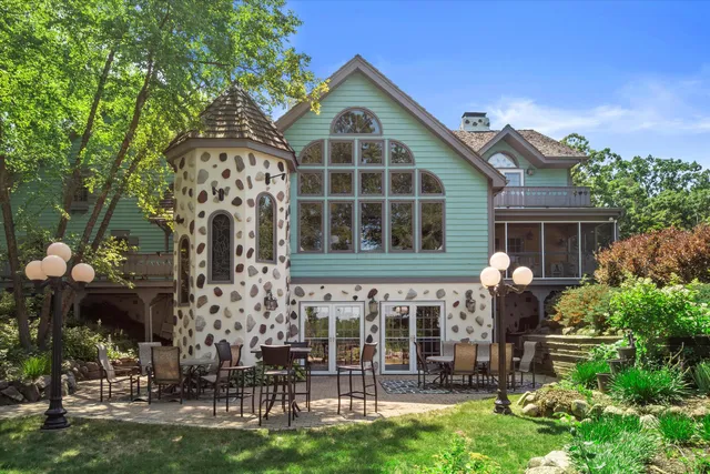 $3,099,000 | W335N5511 Island View Lane, Merton, WI 53058