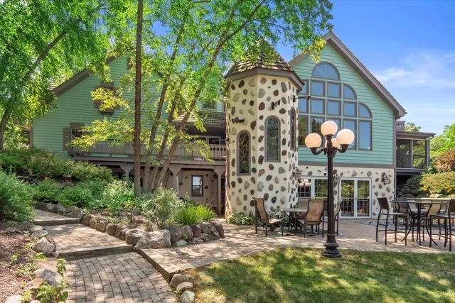 $3,099,000 | W335N5511 Island View Lane, Merton, WI 53058