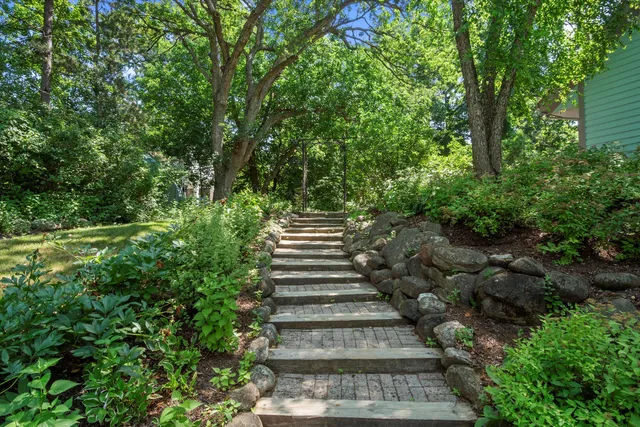 $3,099,000 | W335N5511 Island View Lane, Merton, WI 53058