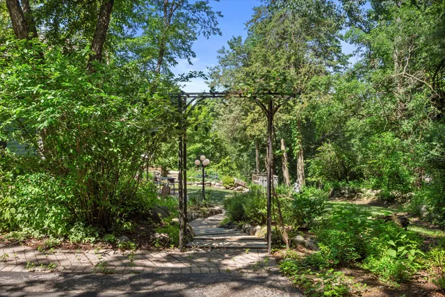 $3,099,000 | W335N5511 Island View Lane, Merton, WI 53058