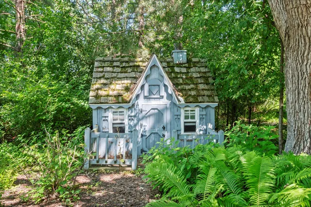 $3,099,000 | W335N5511 Island View Lane, Merton, WI 53058