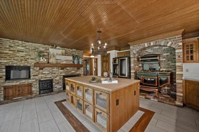 $3,099,000 | W335N5511 Island View Lane, Merton, WI 53058