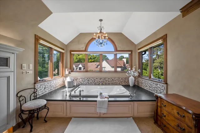 $3,099,000 | W335N5511 Island View Lane, Merton, WI 53058