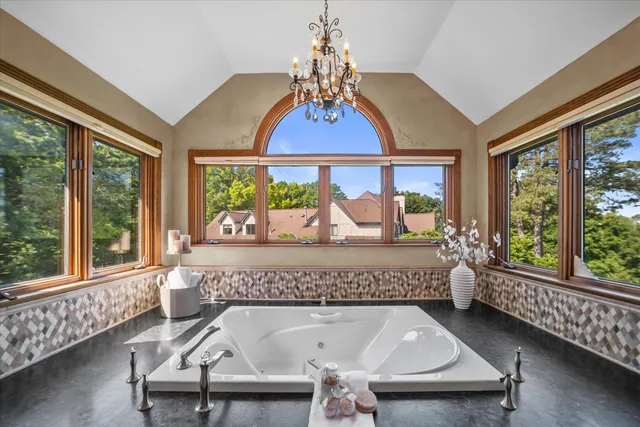 $3,099,000 | W335N5511 Island View Lane, Merton, WI 53058