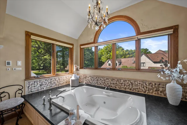 $3,099,000 | W335N5511 Island View Lane, Merton, WI 53058