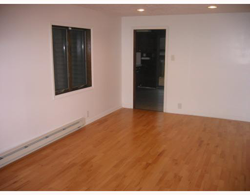 51837 Mayflower Road South Bend, IN 46619 - Photo 3 of 8 Gallery Image 3