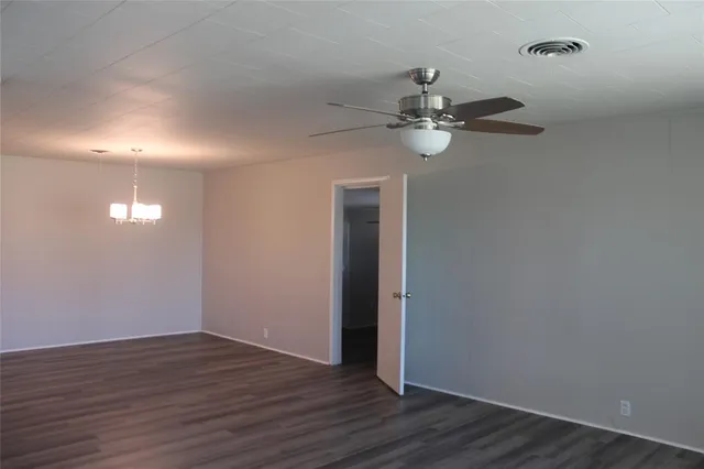 $1,800 | 409 West Main Street, Azle, TX 76020