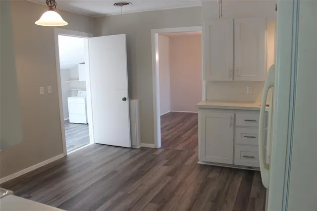 $1,800 | 409 West Main Street, Azle, TX 76020