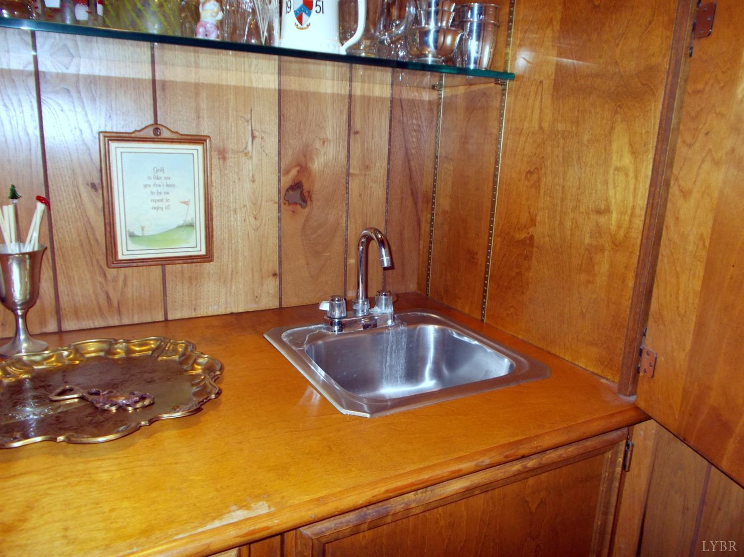 110 River Road Altavista, VA 24517 - Photo 26 of 51 a room with a table and chairs