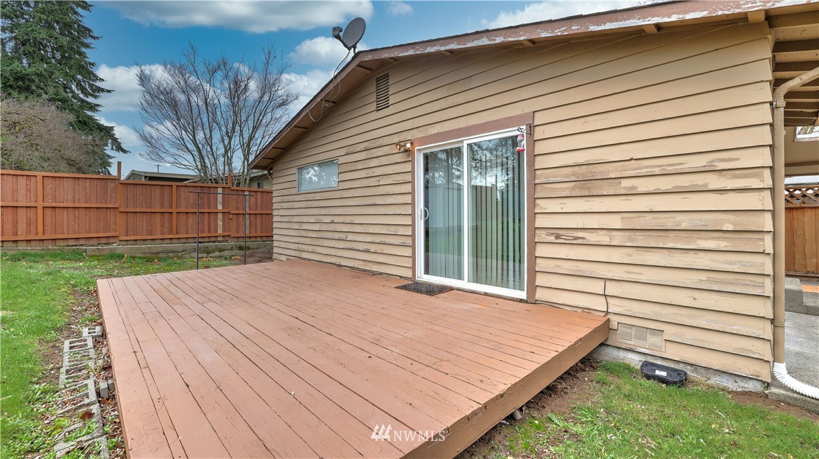 2519 Northeast 9th Street Renton, WA 98056 - Photo 24 of 26 a view of backyard with a small cabin