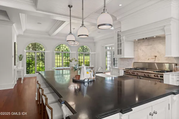 $6,595,000 | 62 Summersweet Lane, New Canaan, CT 06840