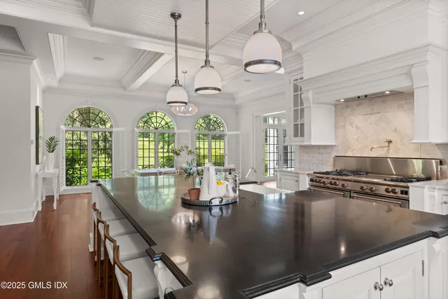 $6,595,000 | 62 Summersweet Lane, New Canaan, CT 06840