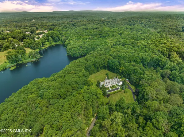 $6,595,000 | 62 Summersweet Lane, New Canaan, CT 06840