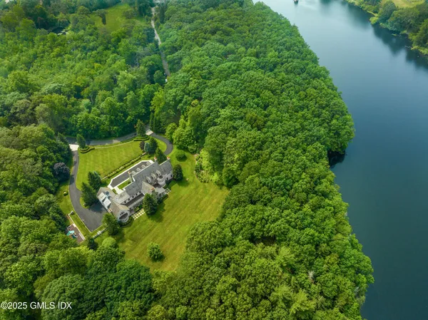 $6,595,000 | 62 Summersweet Lane, New Canaan, CT 06840