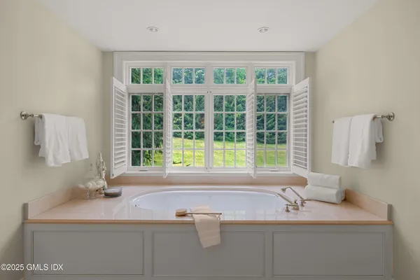 $6,595,000 | 62 Summersweet Lane, New Canaan, CT 06840