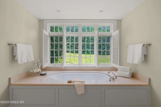 $6,595,000 | 62 Summersweet Lane, New Canaan, CT 06840