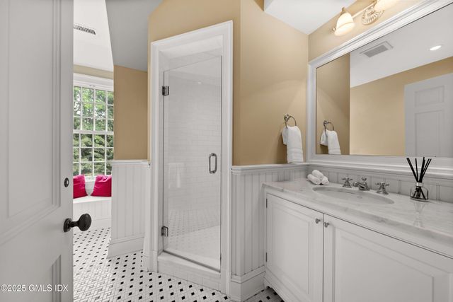 $6,595,000 | 62 Summersweet Lane, New Canaan, CT 06840