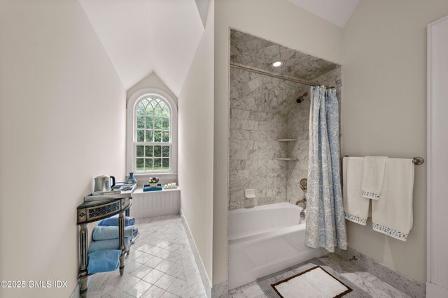 $6,595,000 | 62 Summersweet Lane, New Canaan, CT 06840