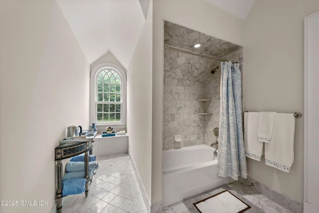 $6,595,000 | 62 Summersweet Lane, New Canaan, CT 06840