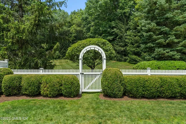 $6,595,000 | 62 Summersweet Lane, New Canaan, CT 06840