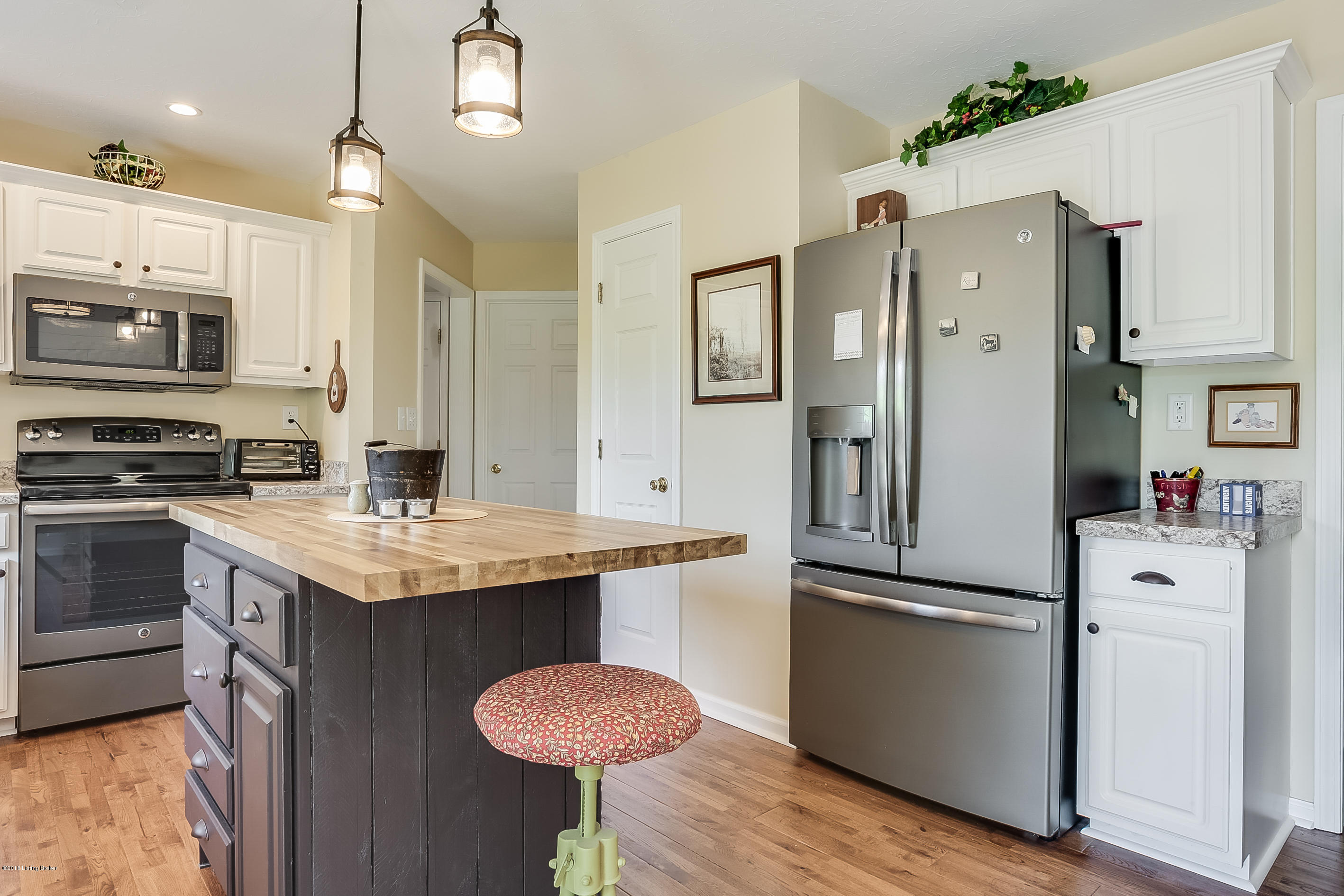 472 Travis Road Taylorsville, KY 40071 - Photo 9 of 36 Kitchen