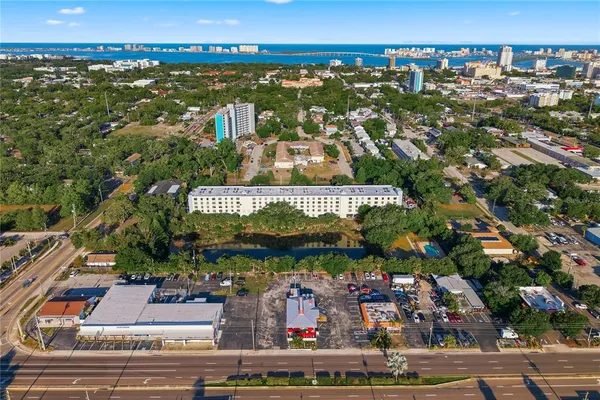 $2,000 | 701 South Madison Avenue, Unit 420, Clearwater, FL 33756