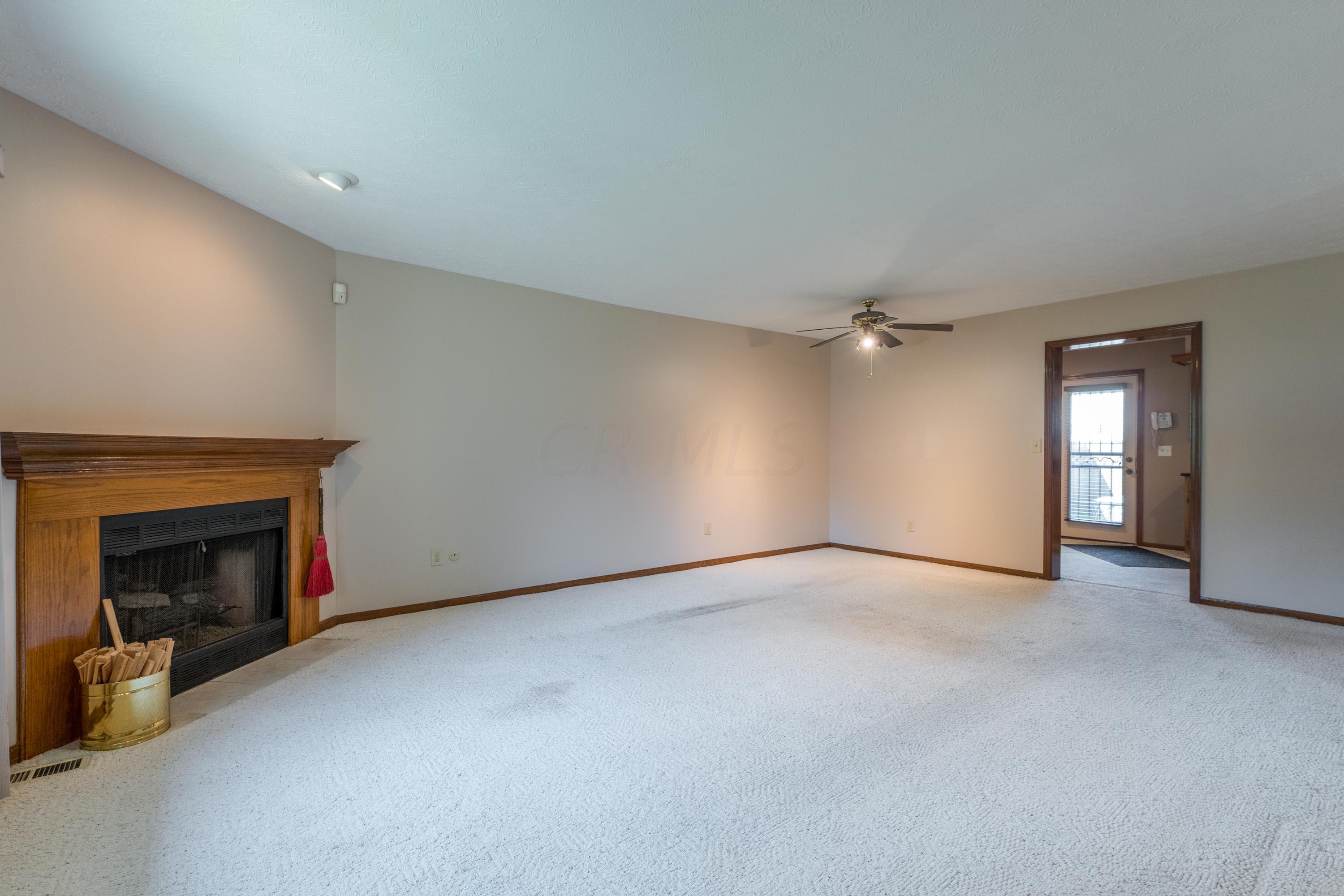 5275 Timberline Road, Unit 147 Columbus, OH 43220 - Photo 6 of 41 Great Room