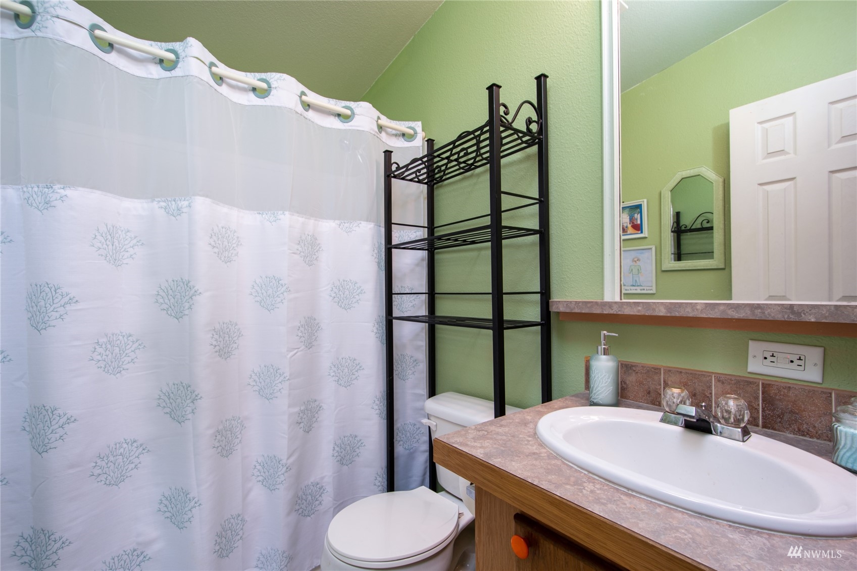 261 Umiker Road Castle Rock, WA 98611 - Photo 20 of 38 Gallery Image 20