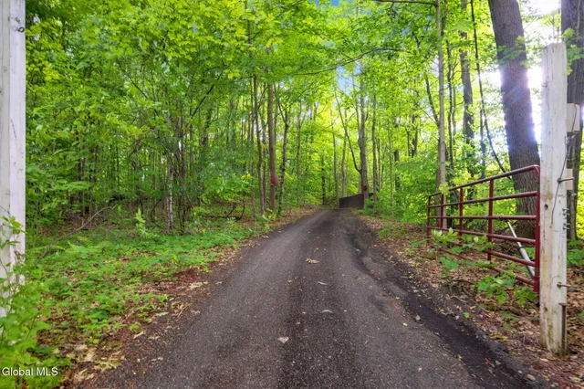 $679,900 | 31 Safford Road, Argyle, NY 12809