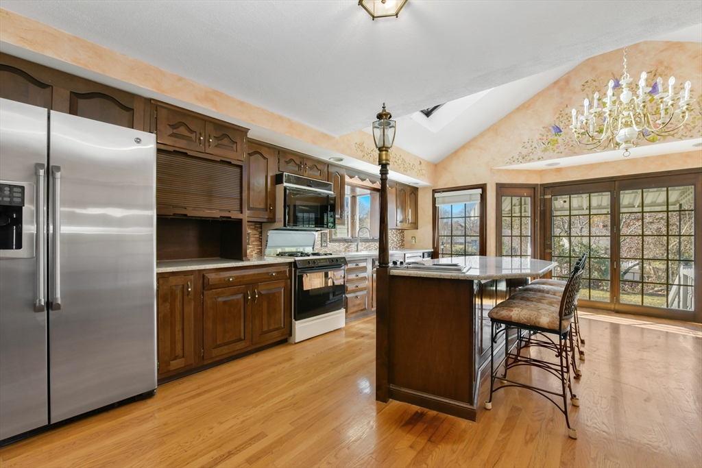 72 Stivaletta Drive Dedham, MA 02026 - Photo 15 of 38